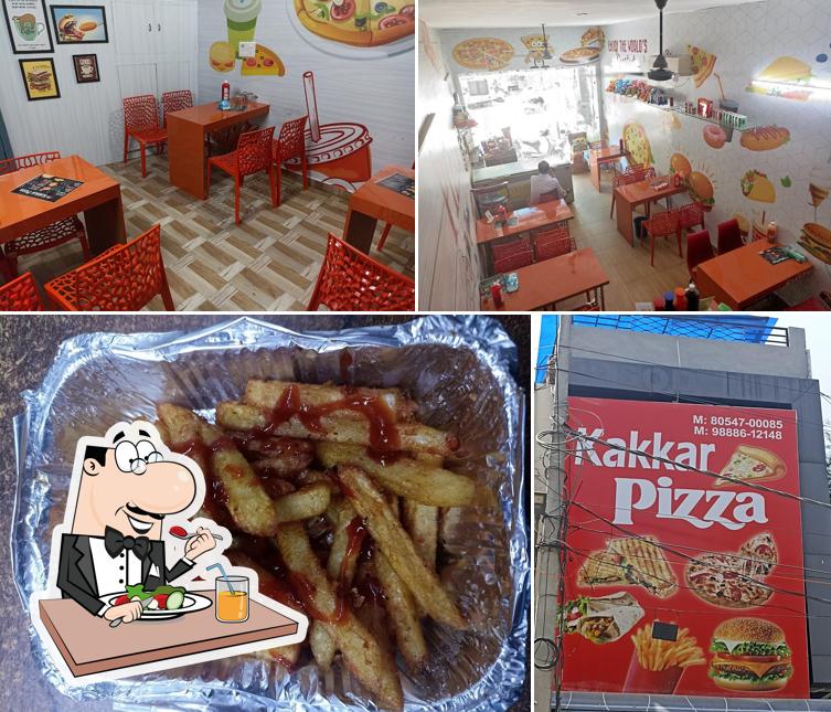 Among various things one can find food and interior at KAKKAR PIZZA