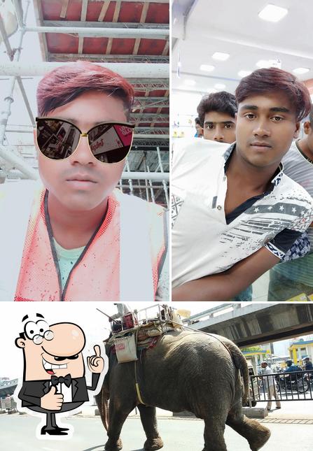 Look at the pic of Murlidhar Dana Chana Center