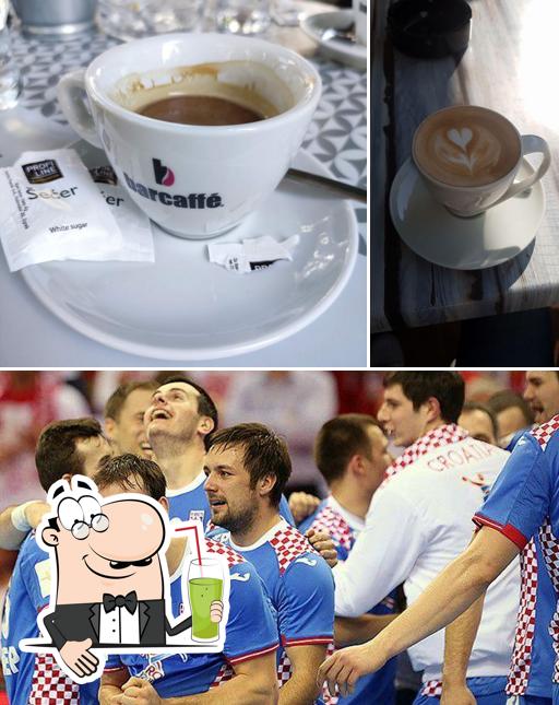 Goditi un drink a Caffe bar TimeOut