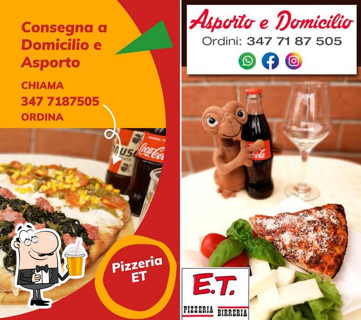 Goditi qualcosa da bere a Pizzeria Bar ET