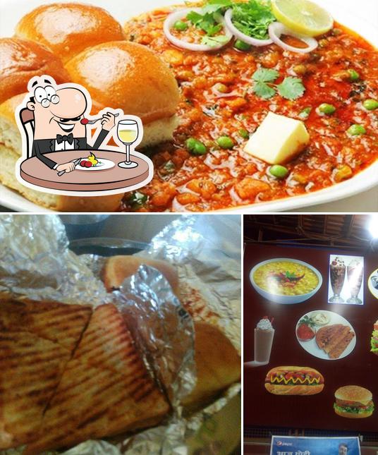 Food at KARNAVATI SNACKS