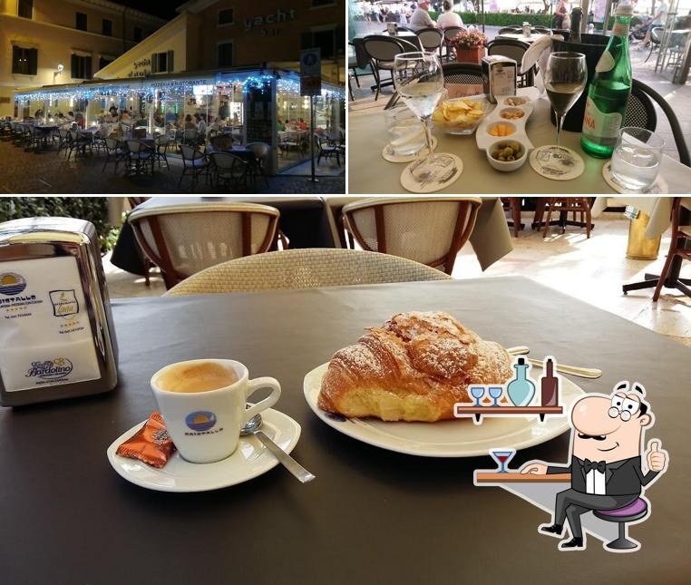 Dai un'occhiata agli interni di Pizzeria Gelateria Cristallo