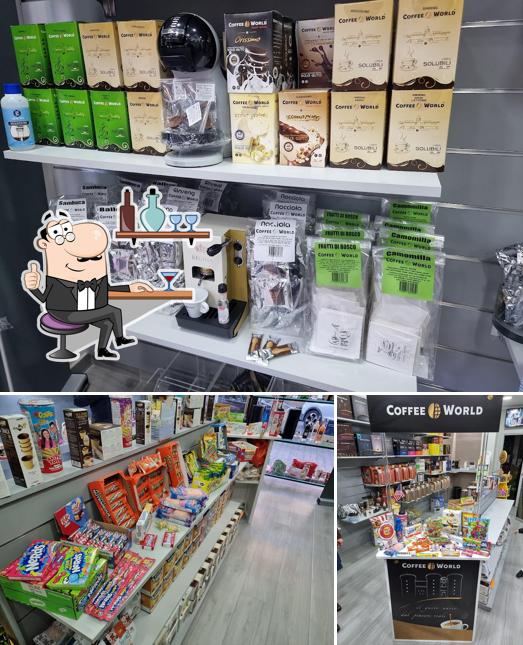 Gli interni di Coffee World Store (Casavatore)