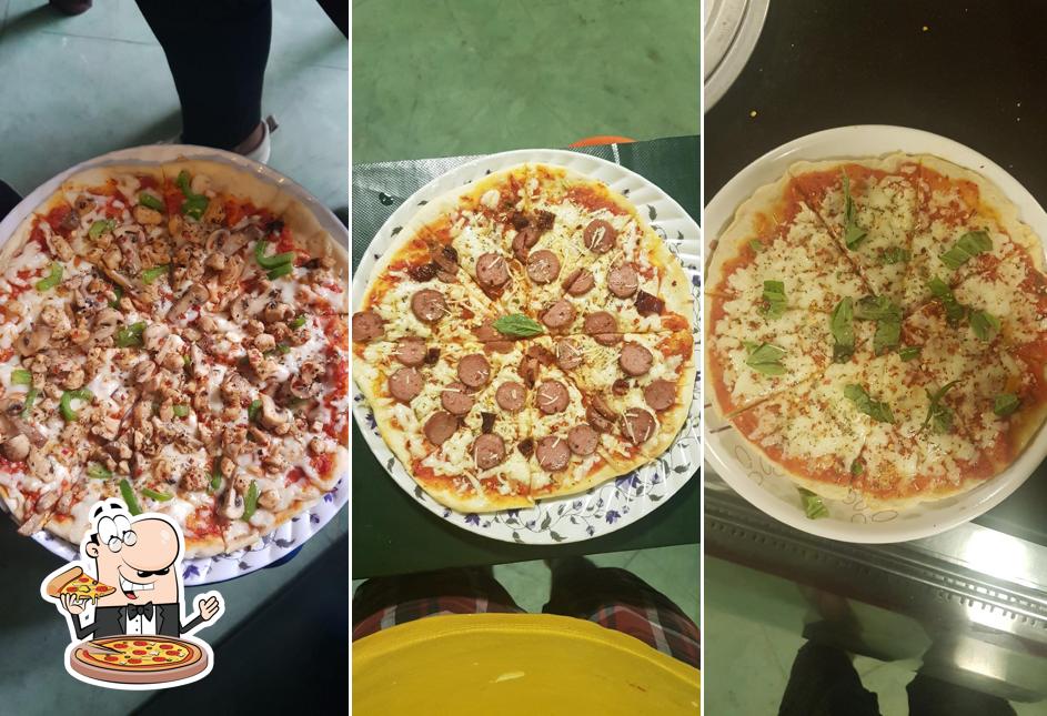 Order pizza at Pazzi per la pizza