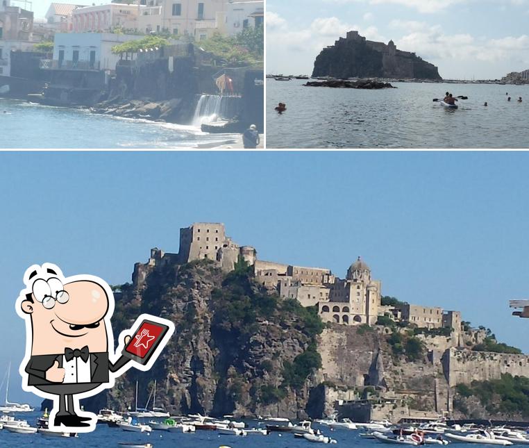 Goditi la vista dagli esterni di Bagno Carolina