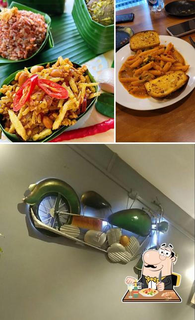 The photo of Omii's Kitchen’s food and exterior