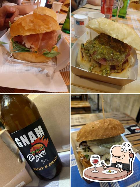 Cibo al GNAM Burgers