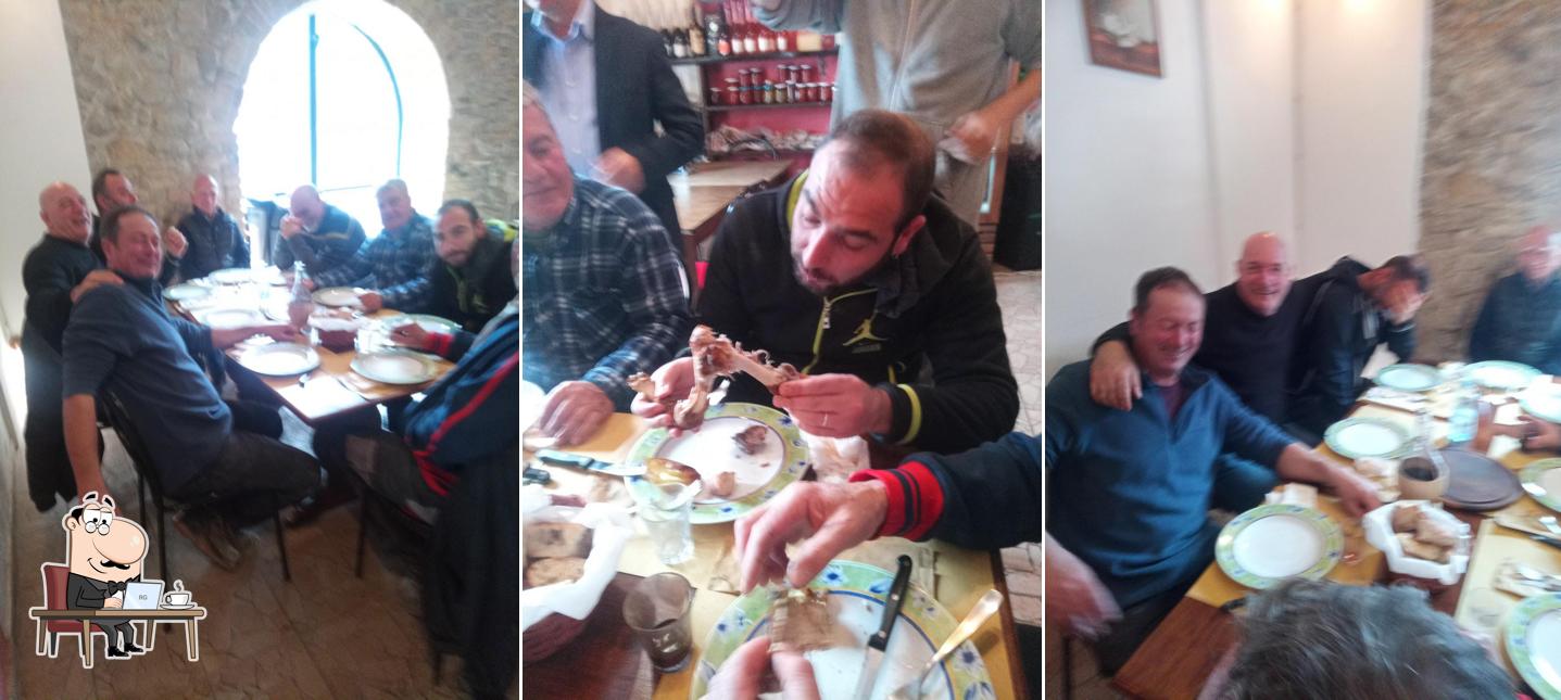 Dai un'occhiata agli interni di La Cantina Di Trabband