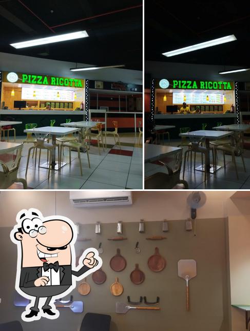 The interior of Pizza ricotta