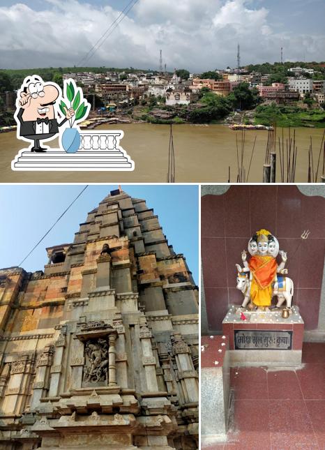 The outside part is an important feature of Omkareshwar Prasadalaya