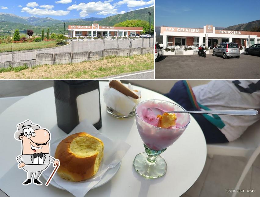La esterno e cibo del ristorante