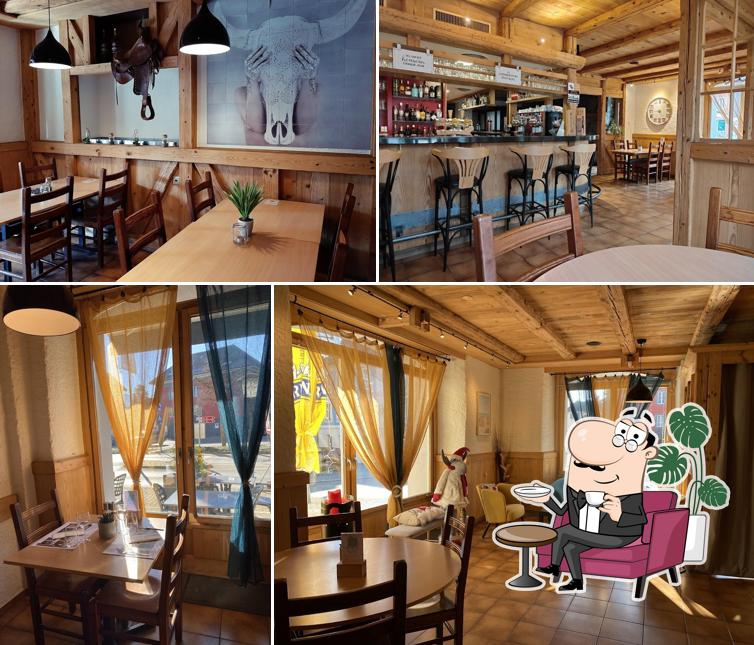 Gli interni di Restaurant Café de la Place