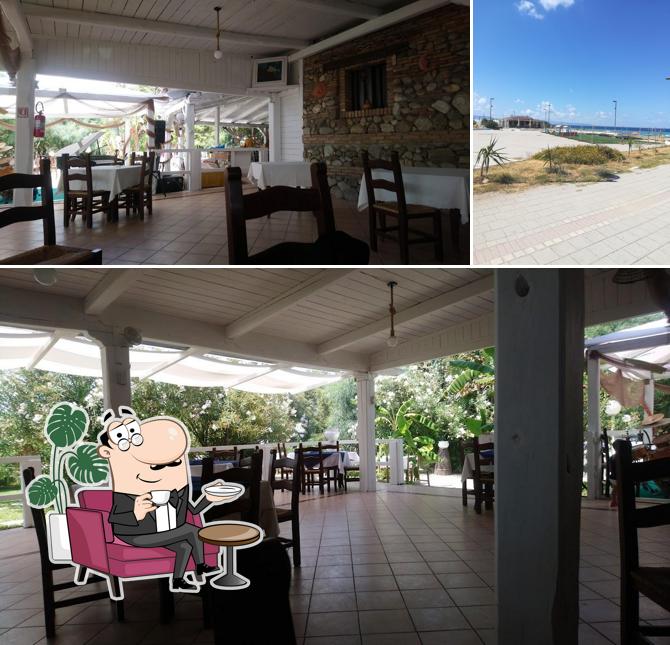 Ristorante Angolo Verde si caratterizza per la interni e esterno