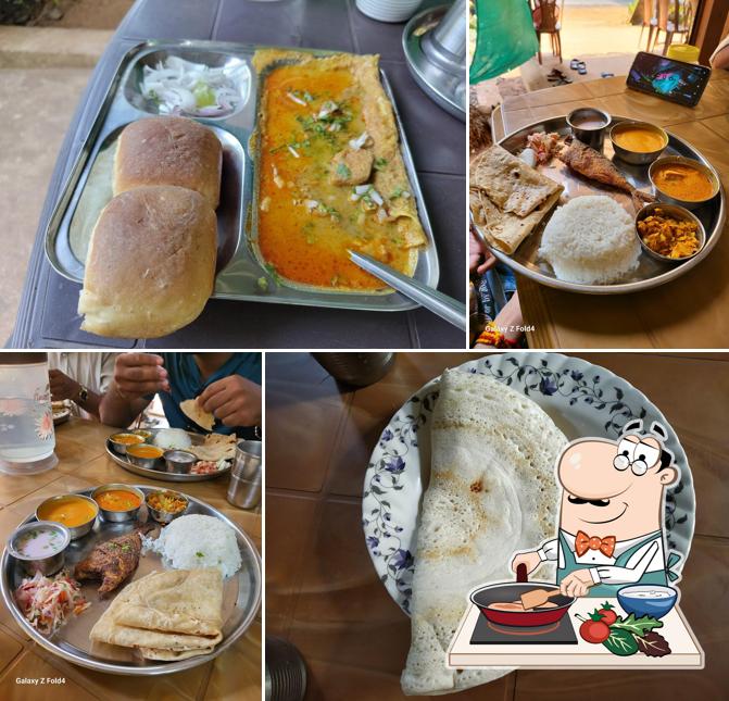 Chicken curry at Kokan Chi Aai