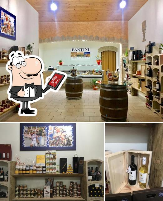 La immagine di esterno e interni da Fantini Wine Store Oppido Lucano