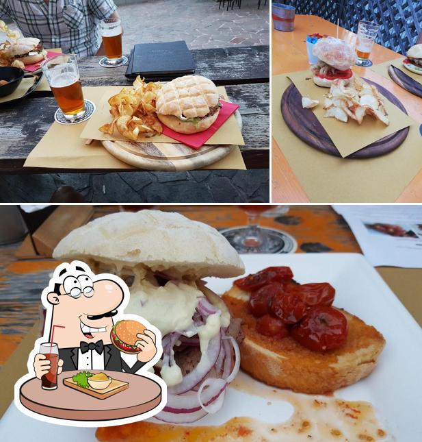 Ordina un hamburger a Pub Hibu On Tap