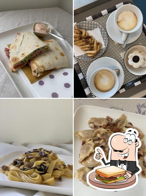 Prenditi un panino a Otto Caffetteria & Snack Bar