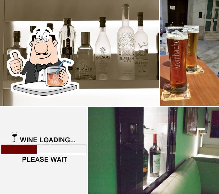 Goditi un drink dal menu