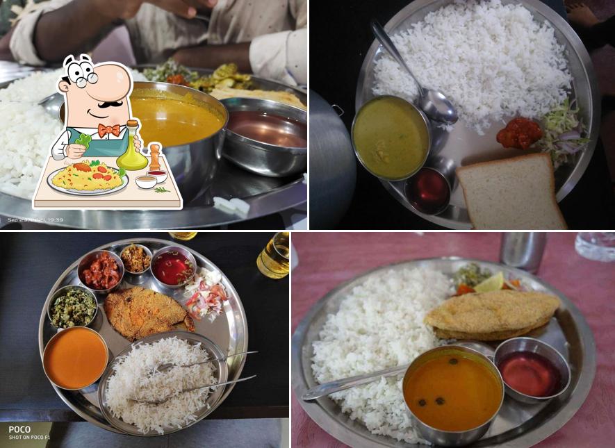 Food at Satpurush Hotel