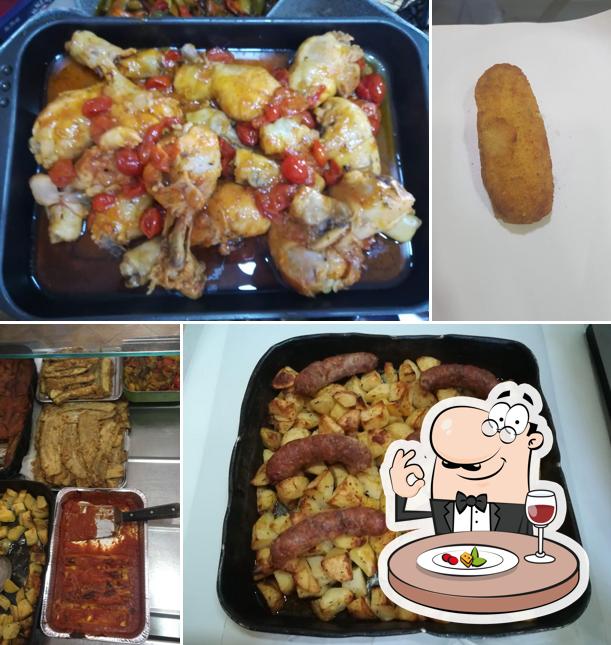 Platti al Pizzeria rosticceria Le Caricature