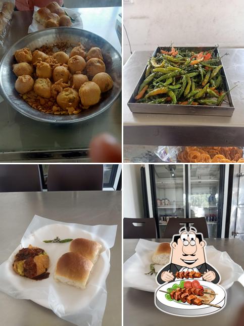 Food at Sopanrao wadewale