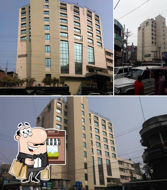 The exterior of Hotel Daaysco Oley Allo