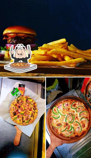 Pick pizza at Lakhdatarfoodjunction