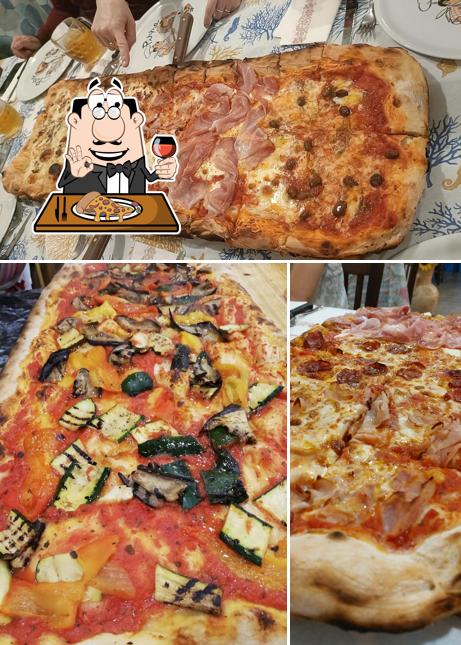 A Pizzeria il Tagliere, puoi goderti una bella pizza