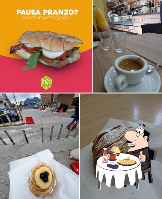 Ordina un hamburger a Gran Bar D'Ago