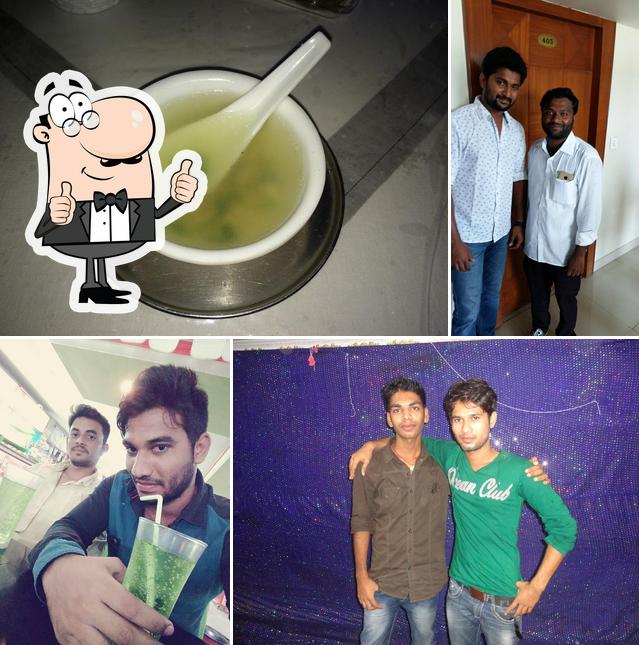See the pic of Surabhi's Food Court