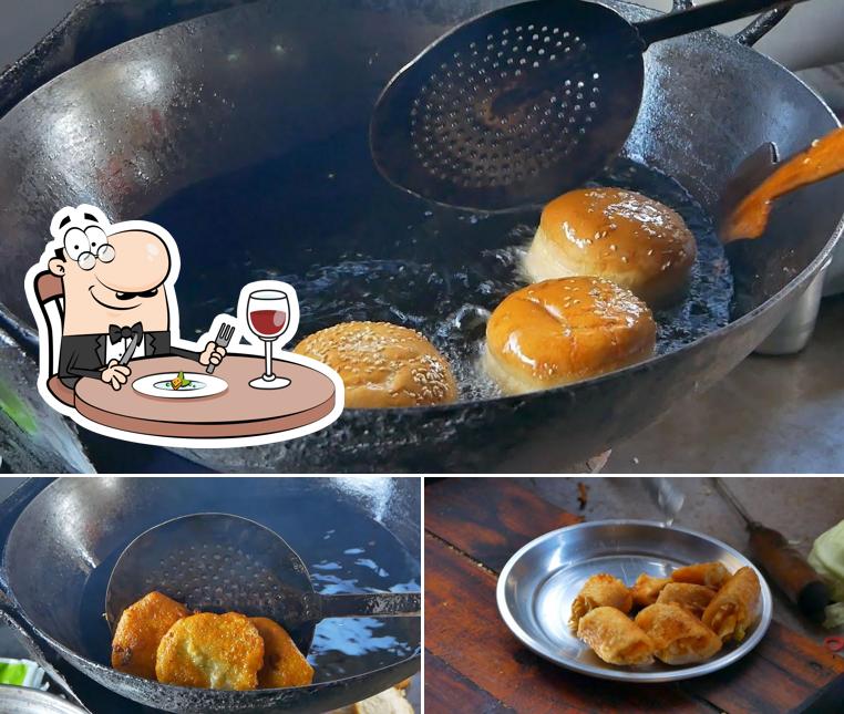 Food at Yadav Maggi Roll Tripuri