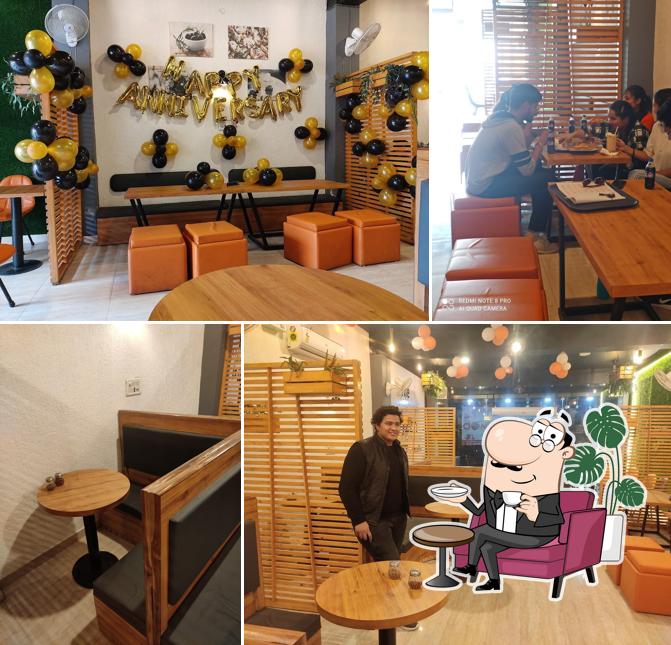 The interior of DONEST PIZZA