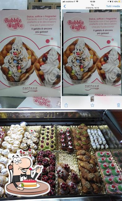 Insomnia Cafe' Di Messina Salvatore propone un'ampia gamma di dessert