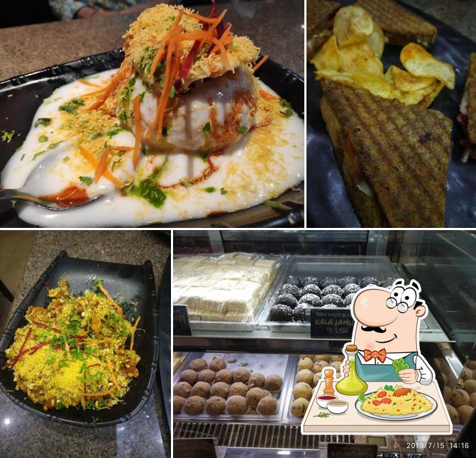 Food at Tara Sweets & Chat
