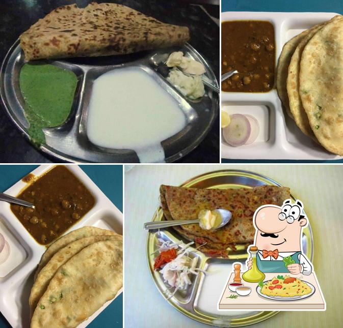 Food at Chaitanya Parantha's