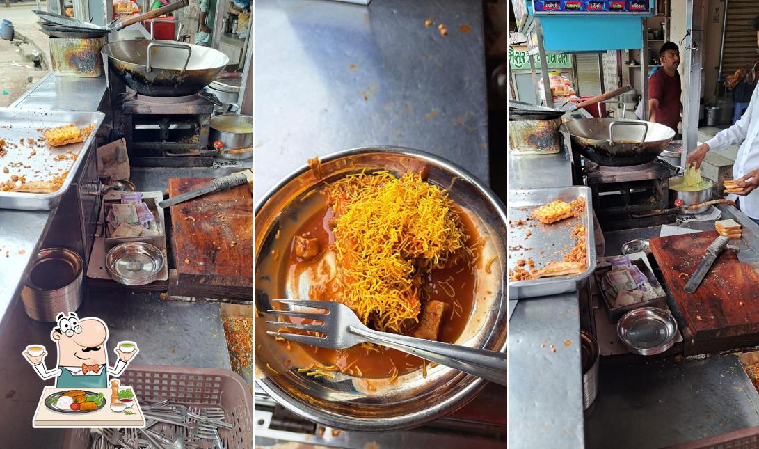 Meals at A 1 Bread Pakoda & Ice dish