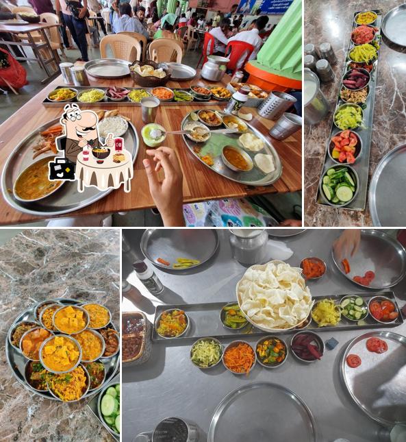 Food at Lala raghuvanshi parotha house