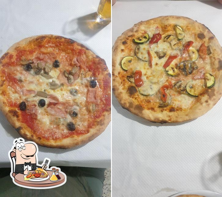 Ordina una pizza a Pizzeria Sole D'oro