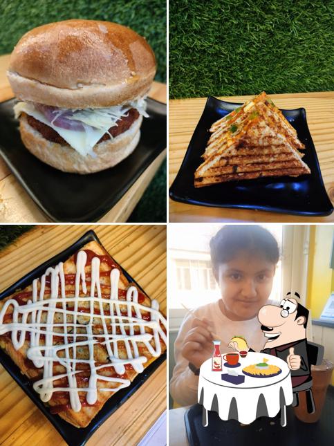 Hamburger at Tealogy Cafe