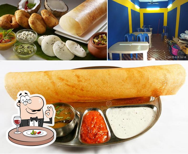 The photo of NARAYANASWAMY TIFFIN'S’s food and interior