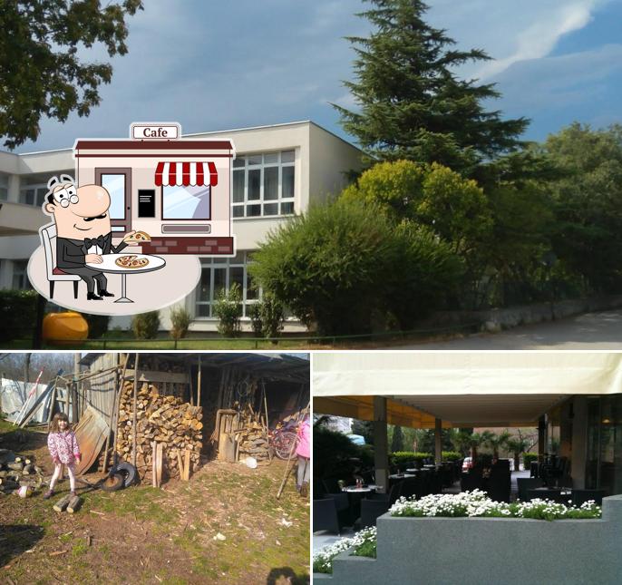 Goditi la vista dagli esterni di Cafe "Light"