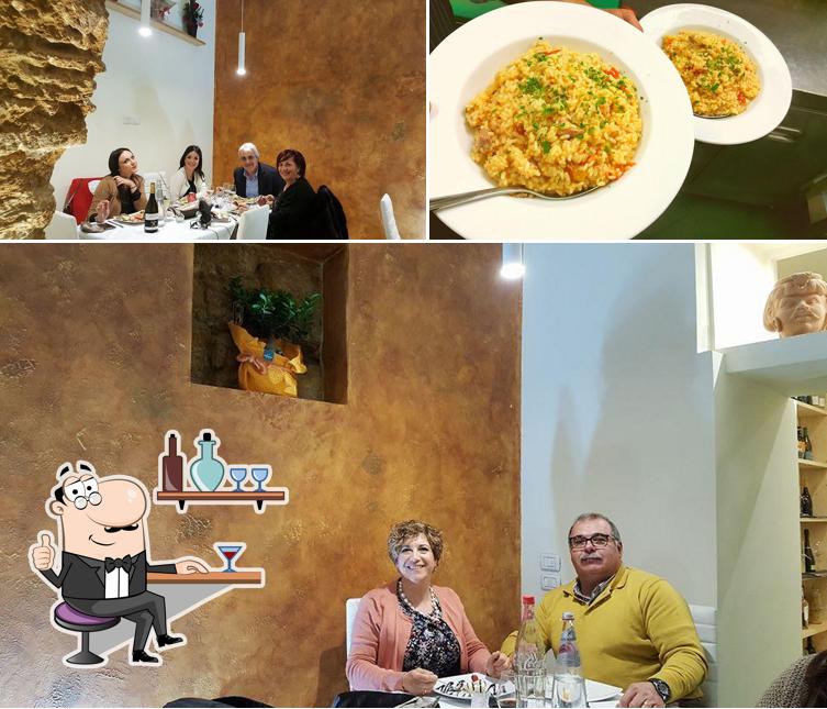 Guarda la foto che presenta la interni e cibo di Ristorante Krokos