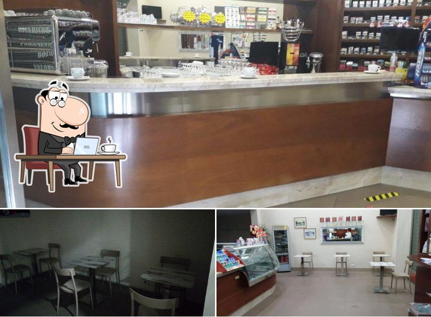 Siediti a un tavolo di Bar Gherardini