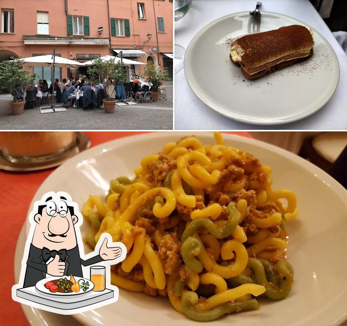 Trattoria La Corte Galluzzi si caratterizza per la cibo e interni