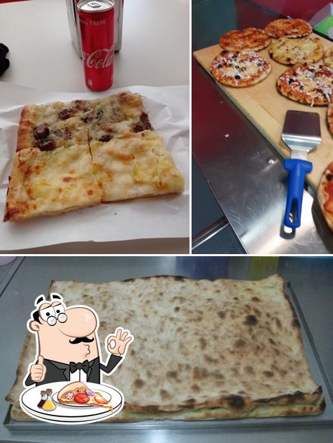 Prenditi una pizza a PIZZERIA JULIA