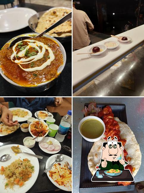 Meals at Mughal Darbar