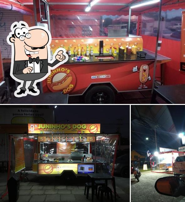 Entre diferentes coisas, exterior e interior podem ser encontrados no Juninho's Dog