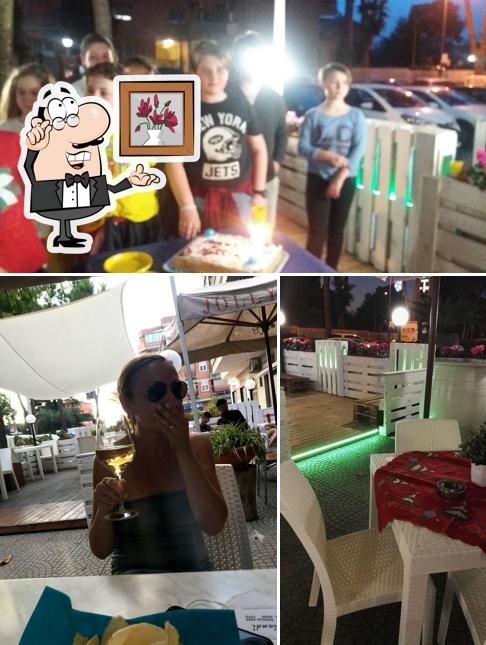 La foto di interni e esterno da Bar Jolly