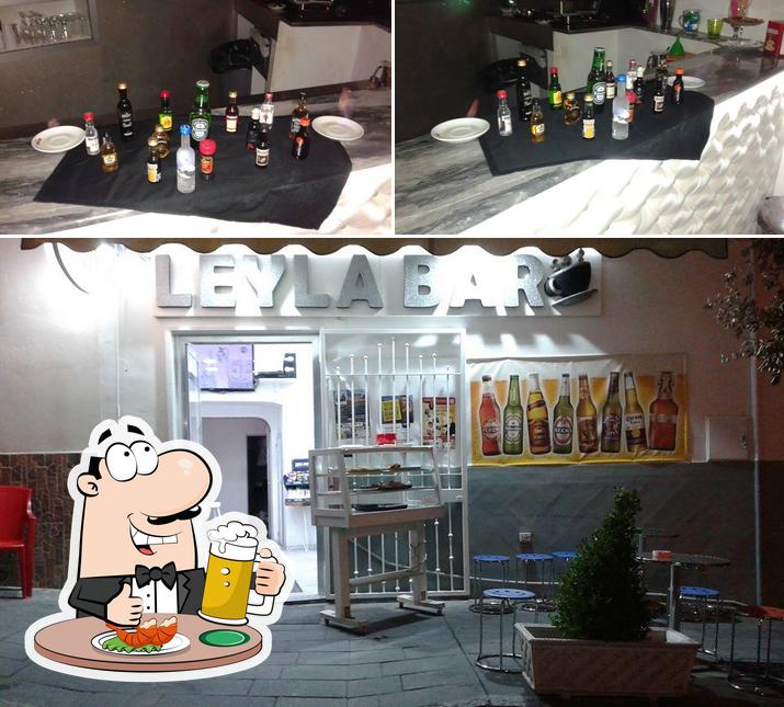 Puoi ordinare un rinfrescante bicchiere di birra chiara o scura