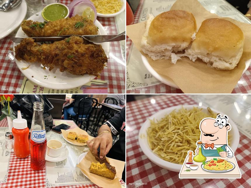 Food at Irani Canteen - By Thanawala (Thakur Village)